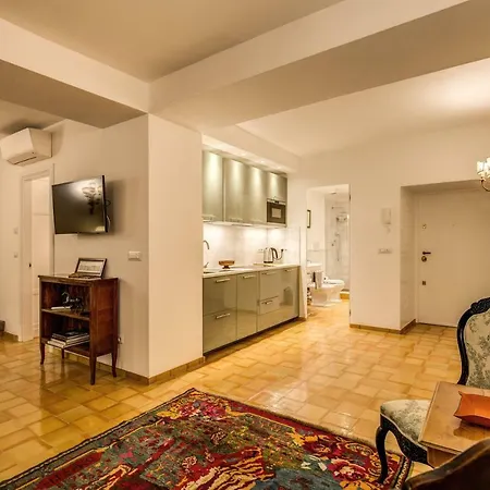 Spanish Steps Luxury Apartamento