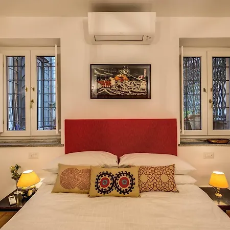 Spanish Steps Luxury Apartamento *